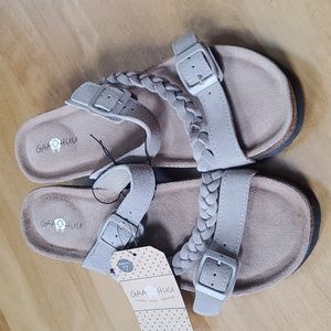 GAAHUU wedge sandals size 8/tan